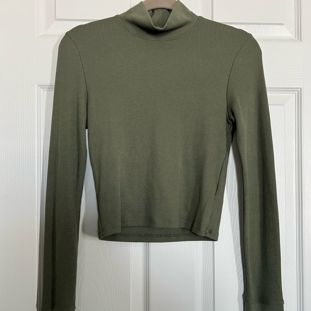 American Eagle Olive Green Ribbed Long Sleeve Turtleneck